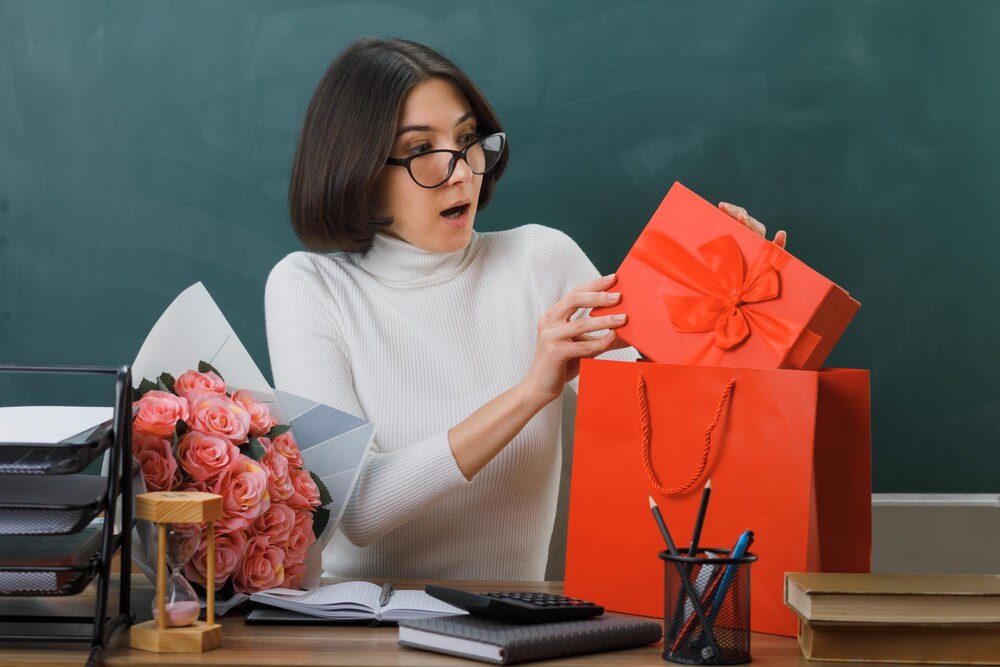 Gift Hampers for Teachers: A Winning eCommerce Promo Idea